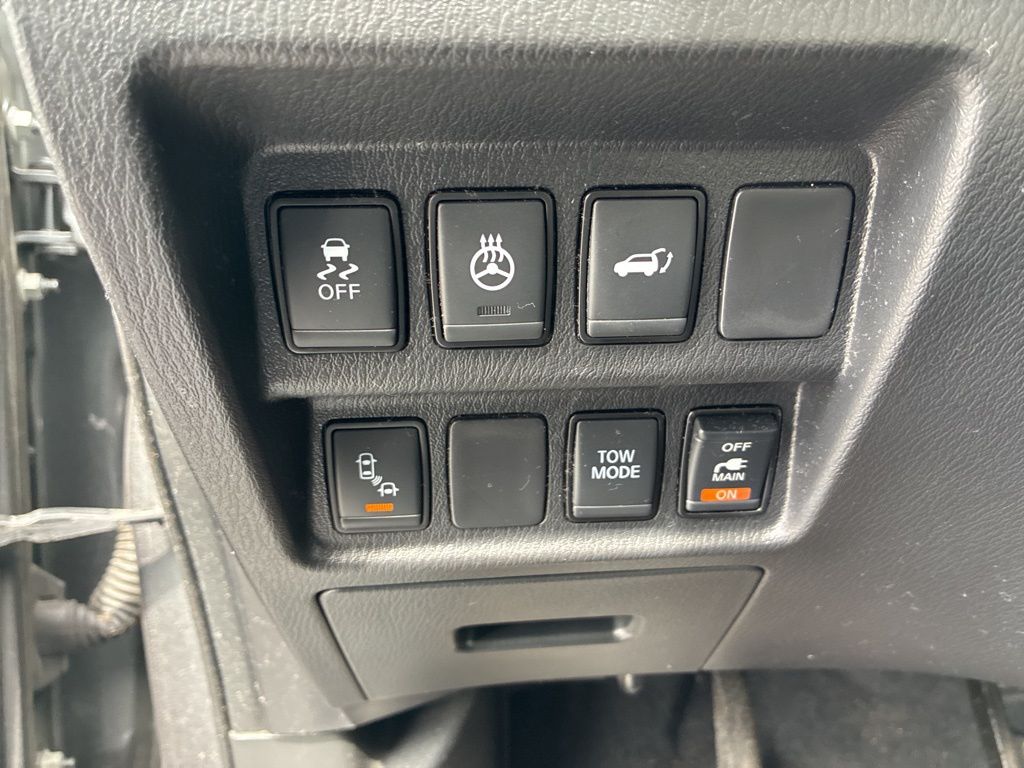 2020 Nissan Pathfinder SL photo 12