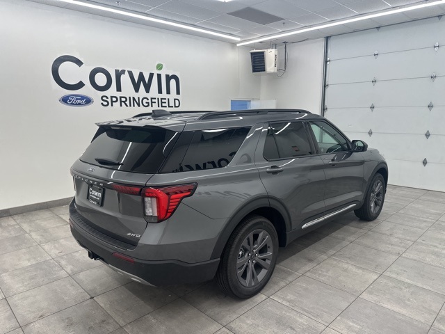 2025 Ford Explorer photo 5