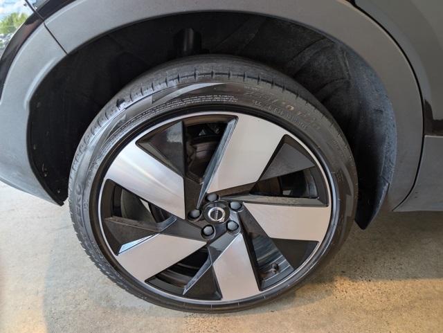 2023 Volvo XC40 Recharge Ultimate photo 9