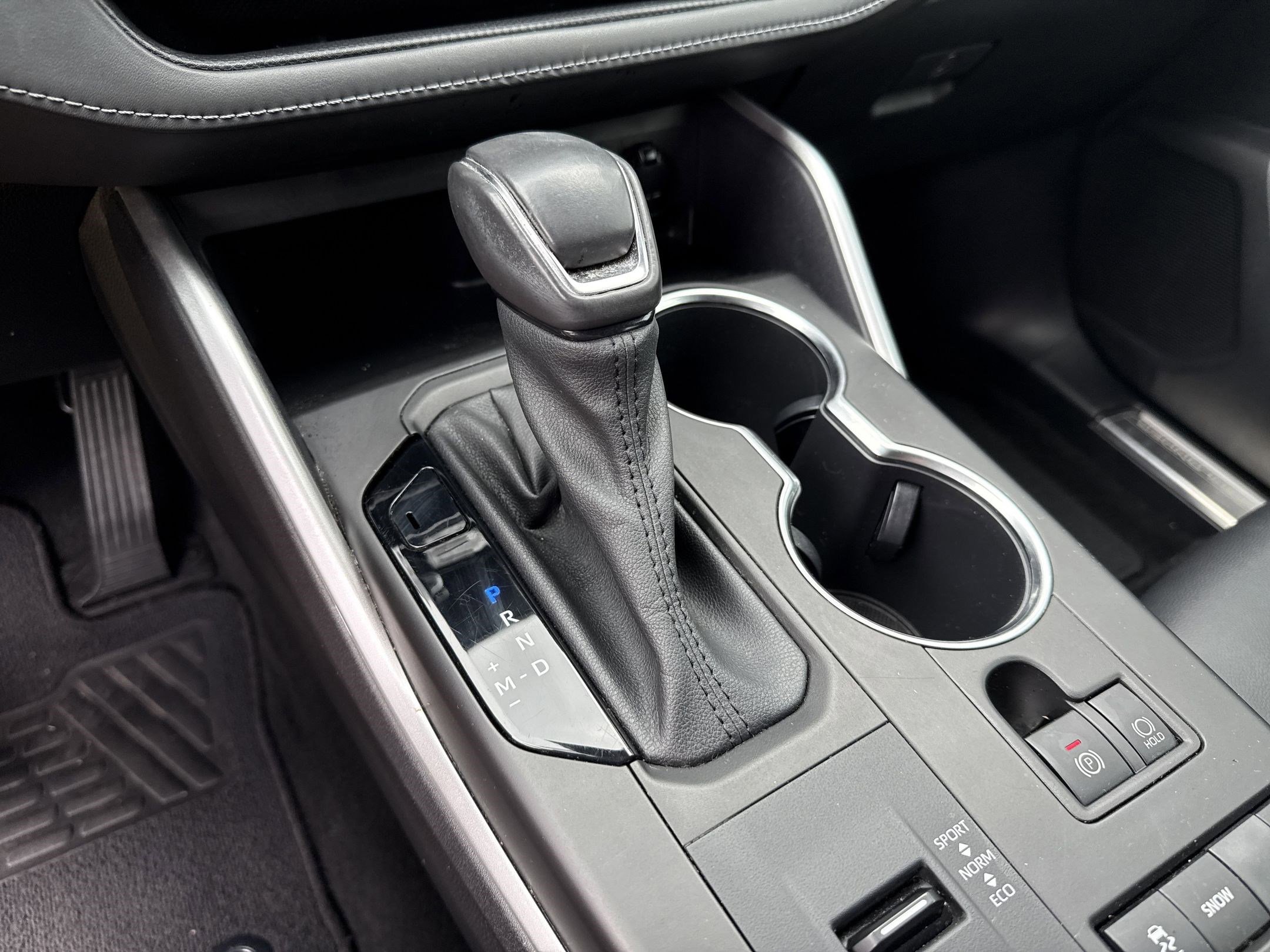 2021 Toyota Highlander XSE photo 17