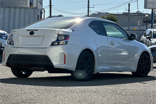 2015 Scion tC Base photo 4