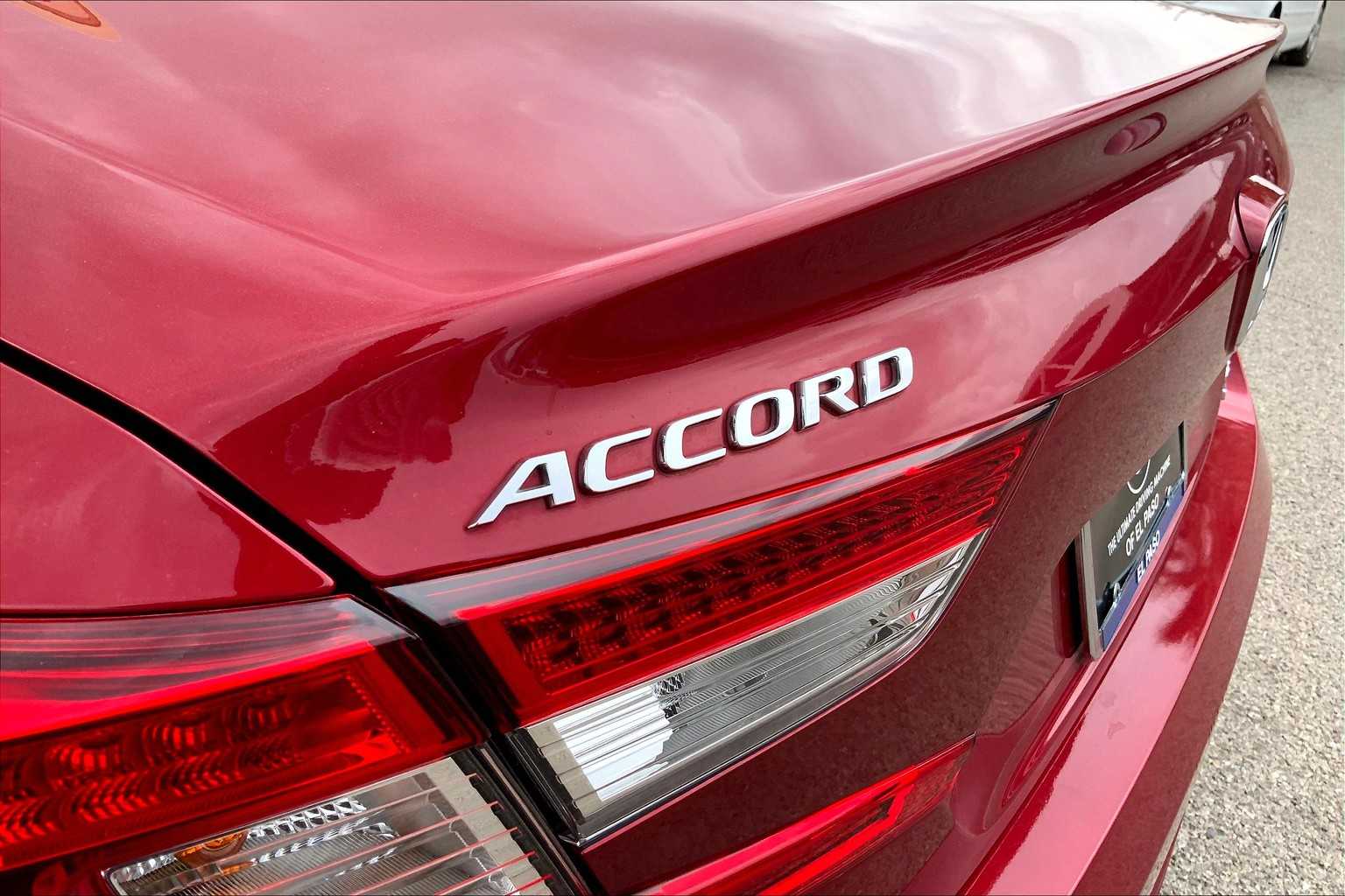 2022 Honda Accord Touring photo 29