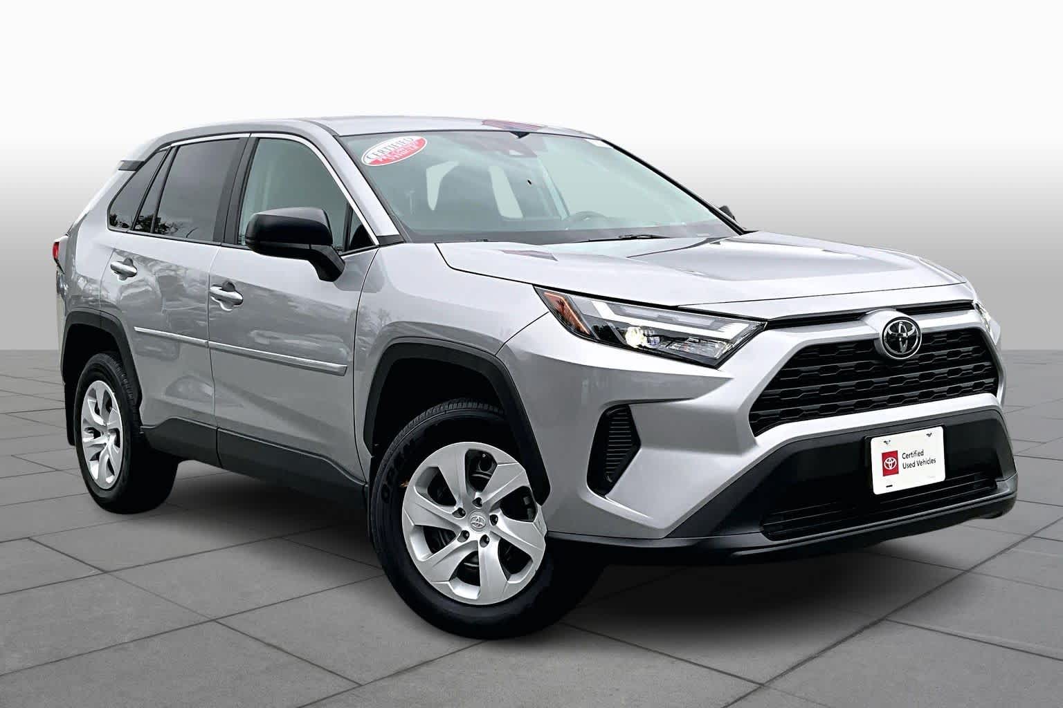 2024 Toyota RAV4 LE photo 2