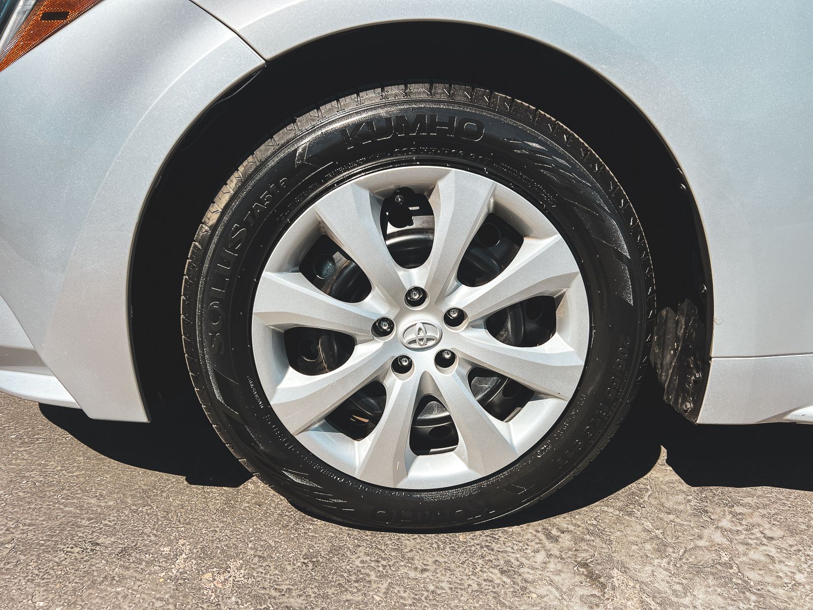 2024 Toyota Corolla LE photo 4