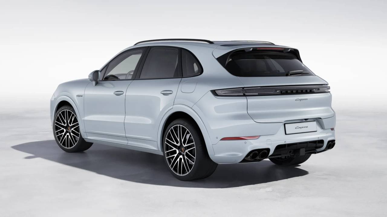 2026 Porsche Cayenne E-Hybrid photo 3
