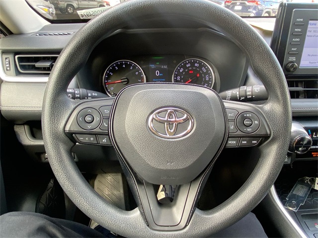 2021 Toyota RAV4 XLE photo 6