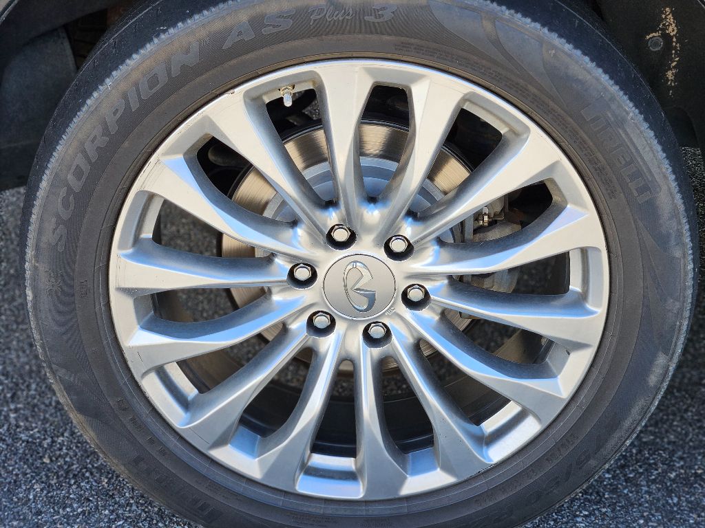 2017 Infiniti QX80 Base photo 6