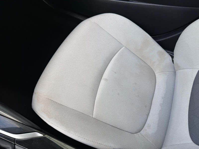 2021 Toyota Corolla Hybrid LE photo 25