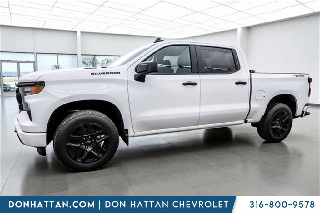 2026 Chevrolet Silverado 1500 Custom photo 2