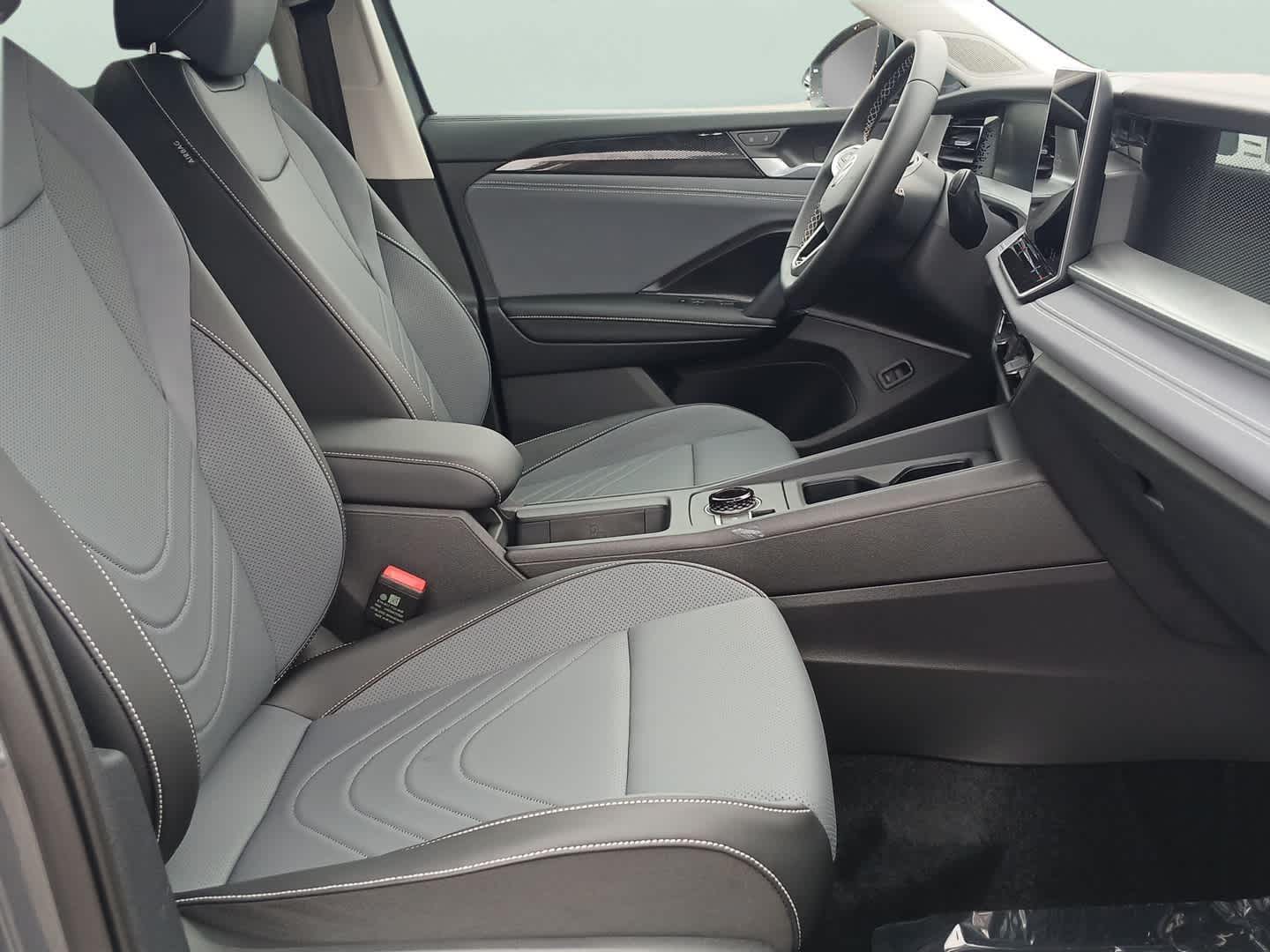 2025 Volkswagen Tiguan SE photo 40