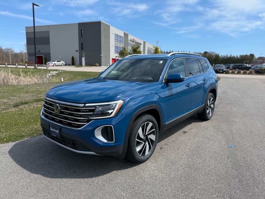 2025 Volkswagen Atlas SEL photo 3