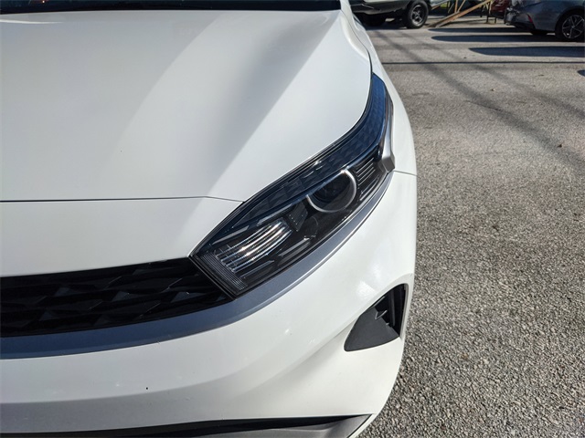 2023 Kia Forte LX photo 7