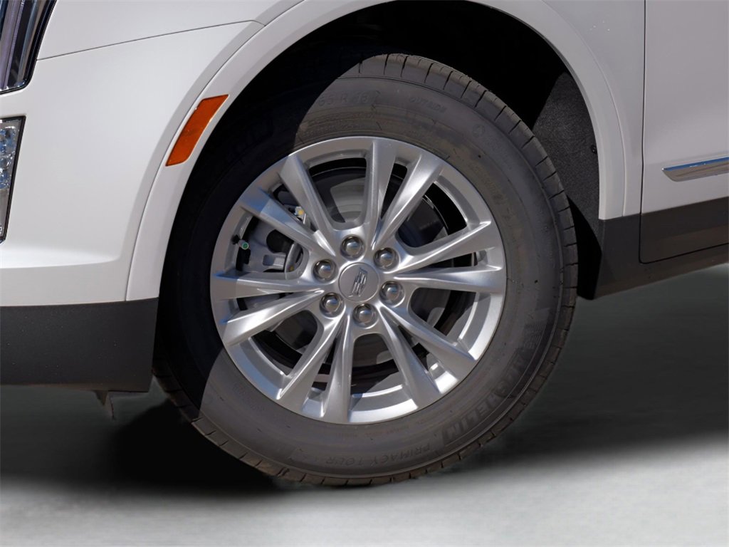 2026 Cadillac XT5 Luxury photo 2