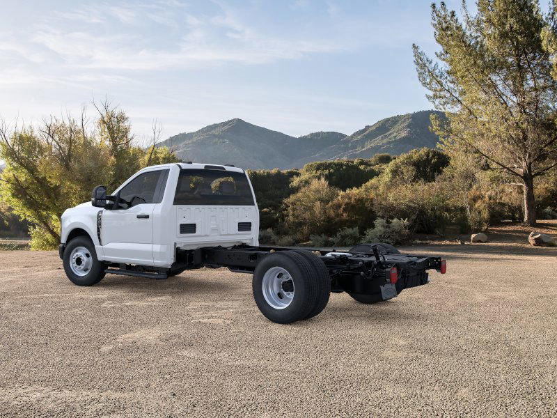 2025 Ford F-350 XL photo 4