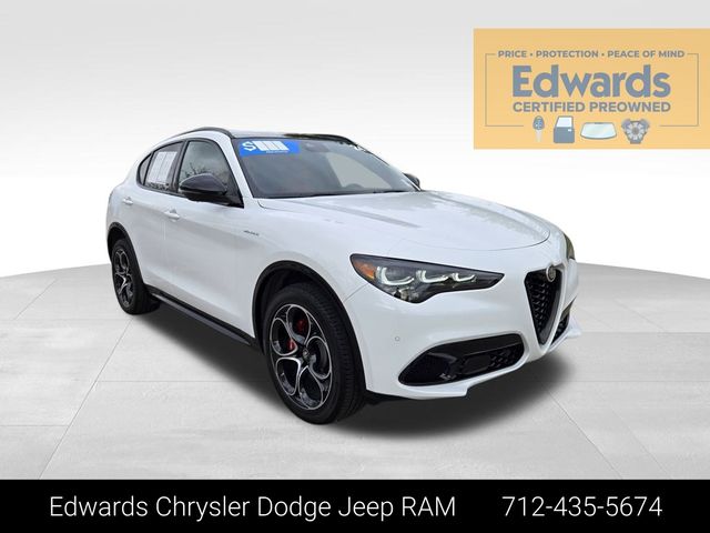 Used 2024 White Alfa Romeo Veloce image 1