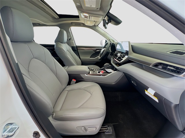 2025 Toyota Highlander Limited photo 27