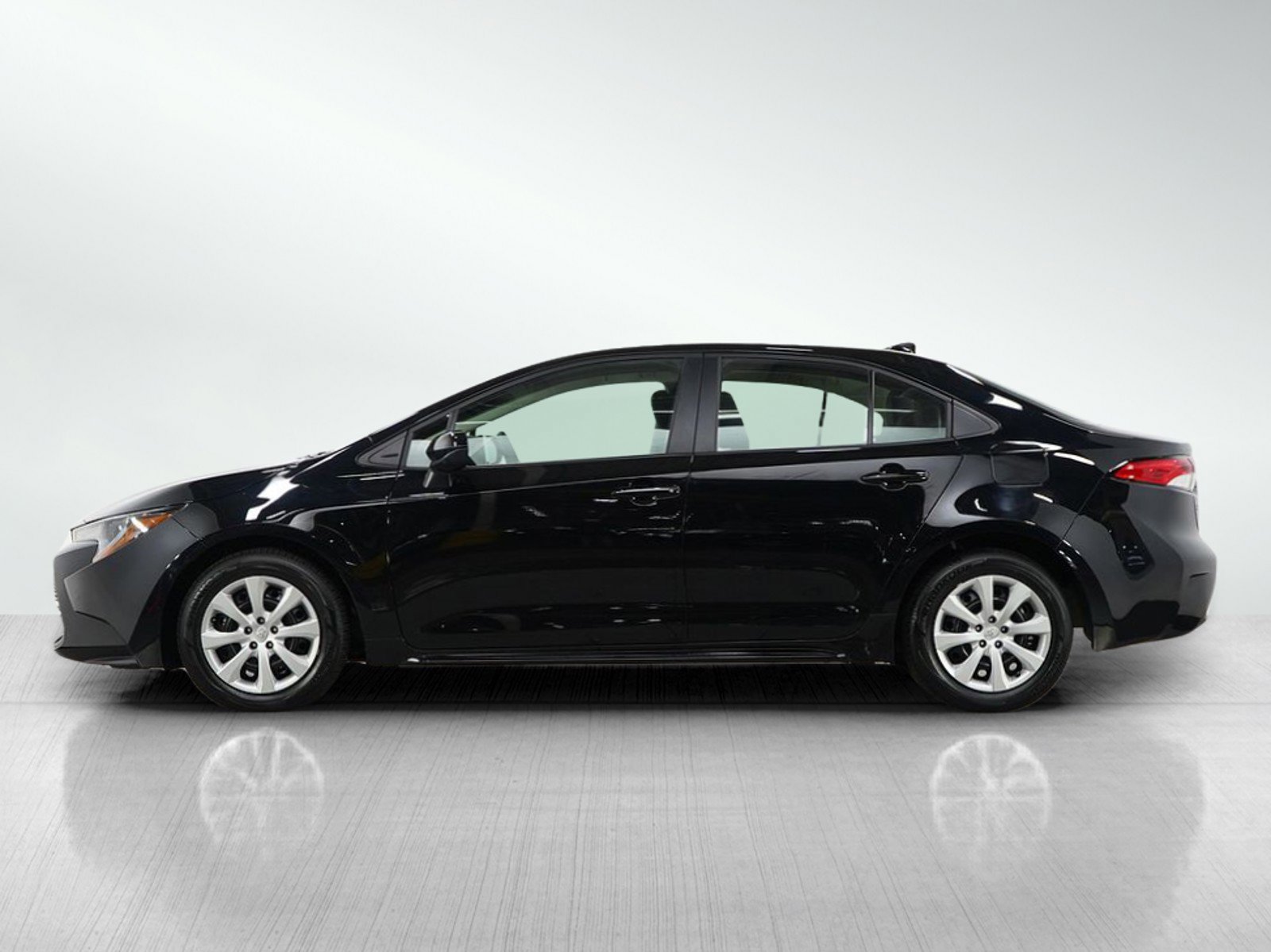 2024 Toyota Corolla LE photo 2