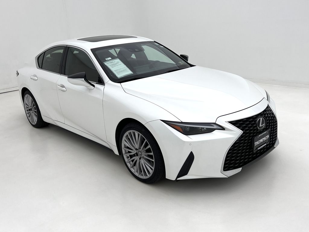 2022 Lexus IS 300 photo 3