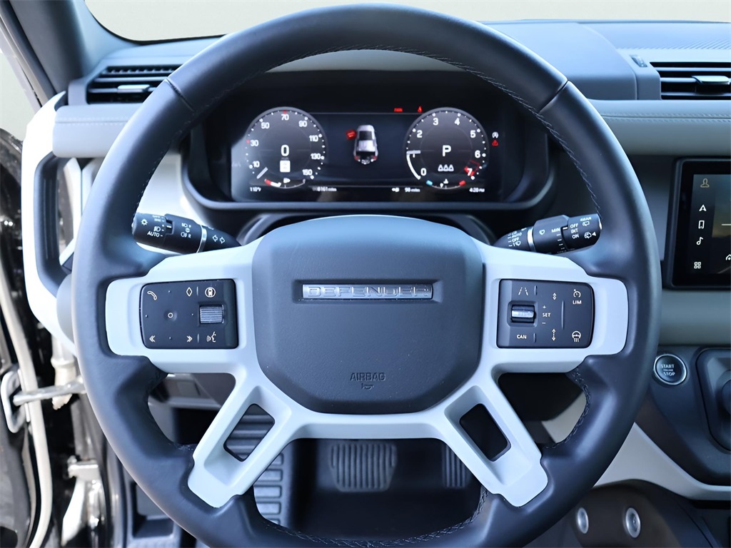 2024 Land Rover Defender 110 S photo 21
