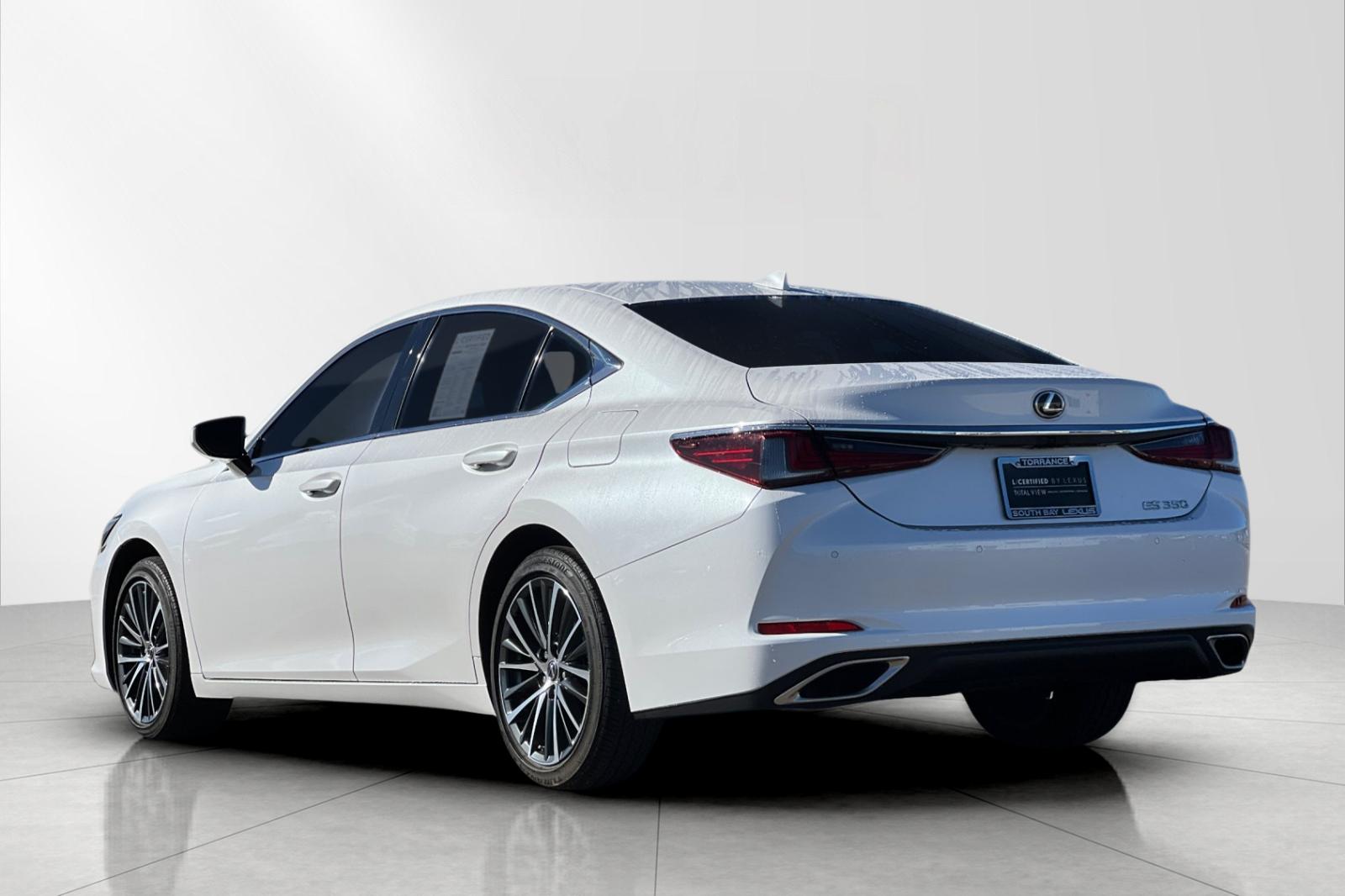 2023 Lexus ES 350 photo 3