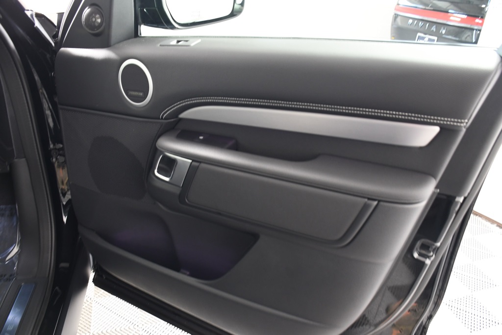 2025 Land Rover Discovery SE photo 15