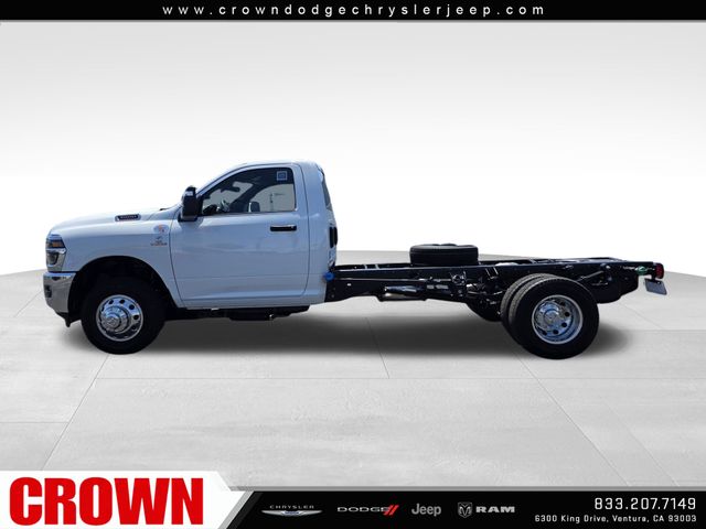 2025 Ram 3500 Tradesman photo 2