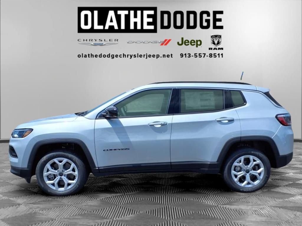 2025 Jeep Compass North Edition Latitude photo 16