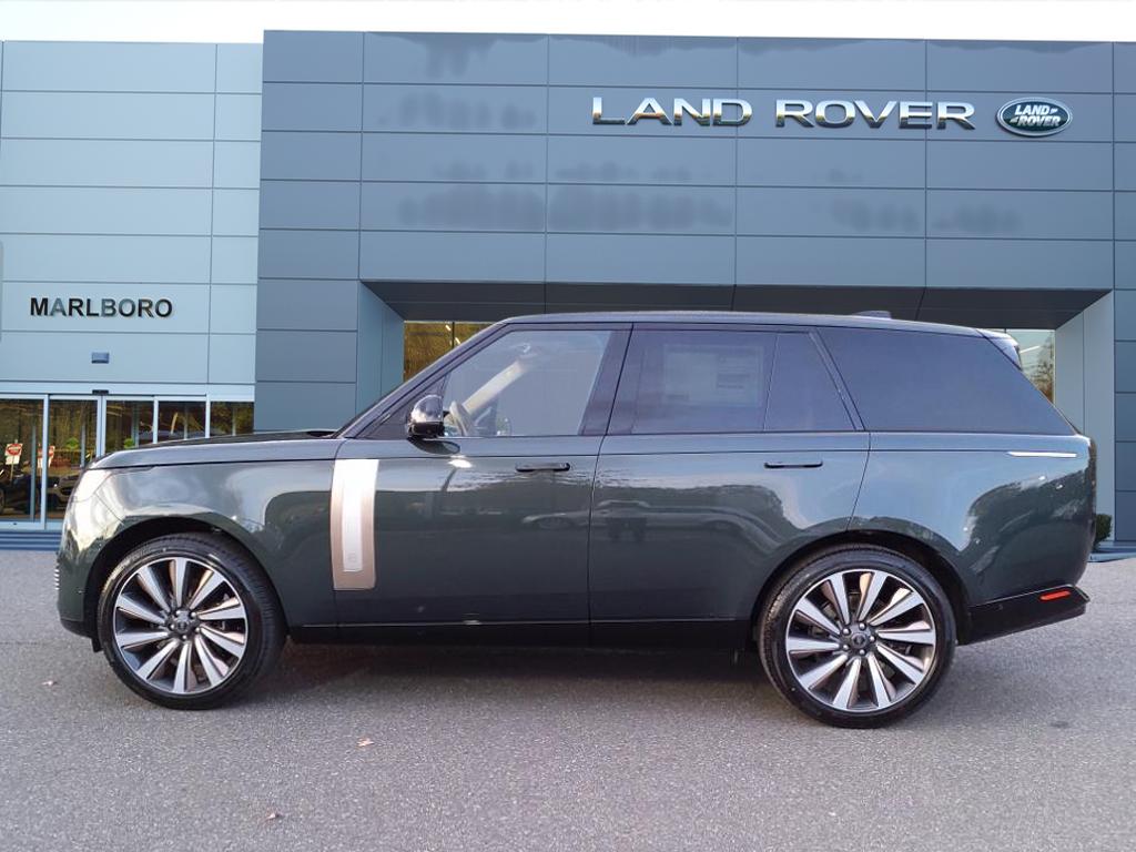 2025 Land Rover Range Rover SV photo 3