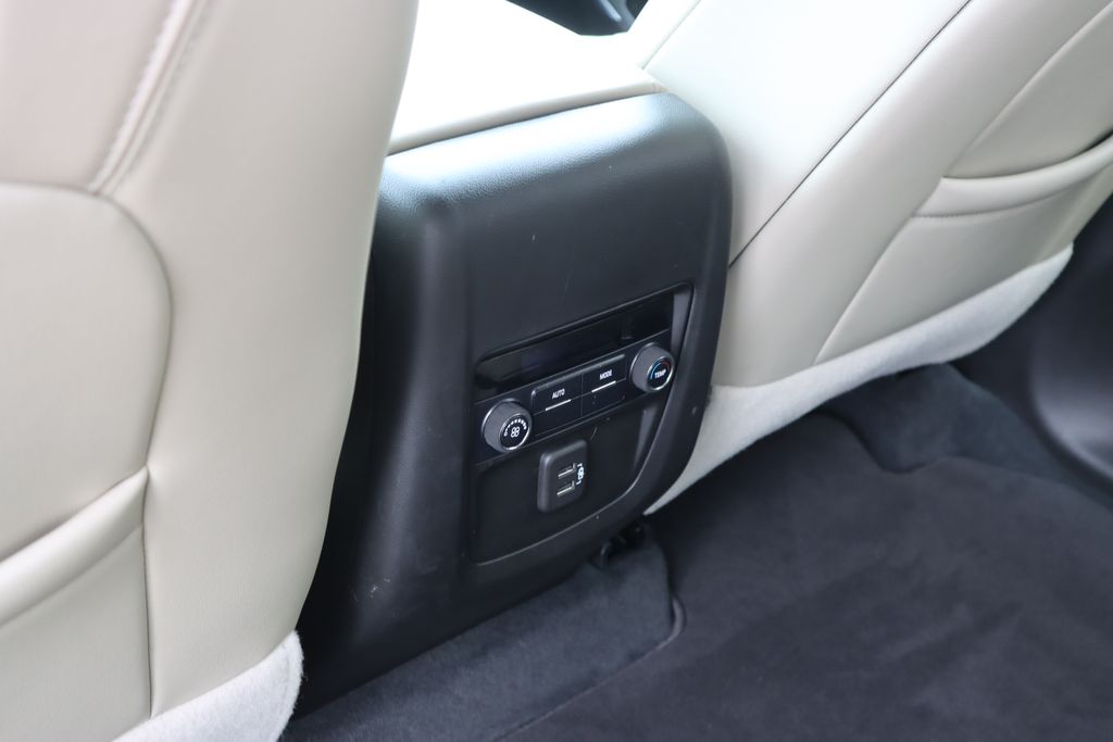 2021 Buick Enclave Essence photo 23