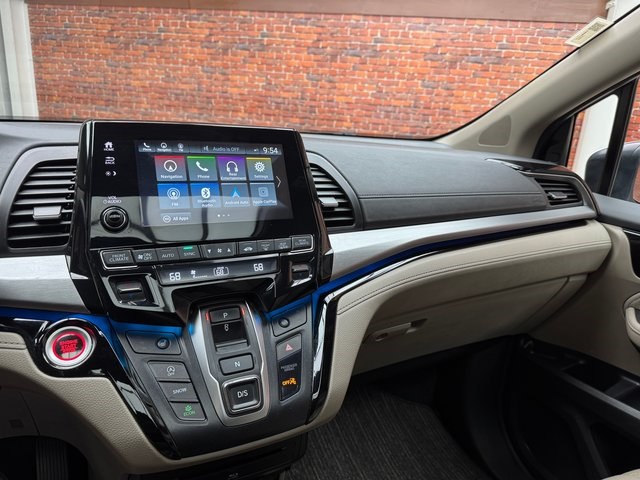 2023 Honda Odyssey Touring photo 14