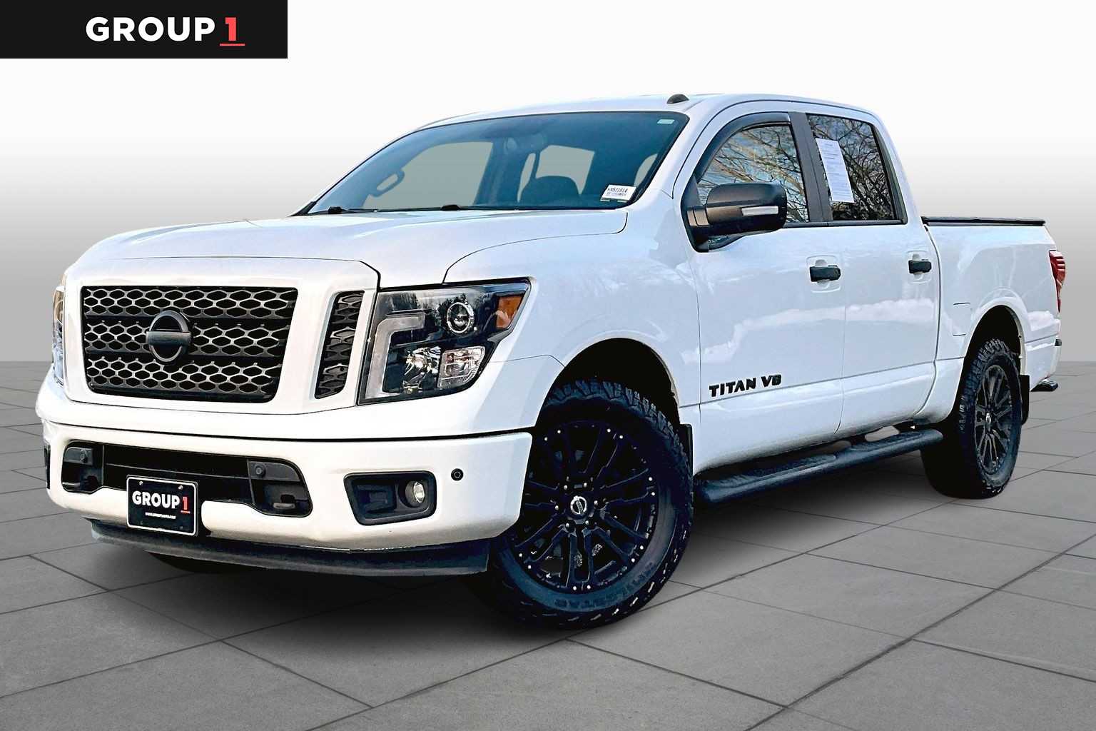 2019 Nissan Titan SV's photo