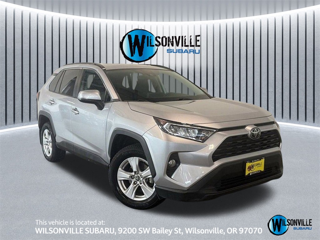 2021 Toyota RAV4 XLE's photo