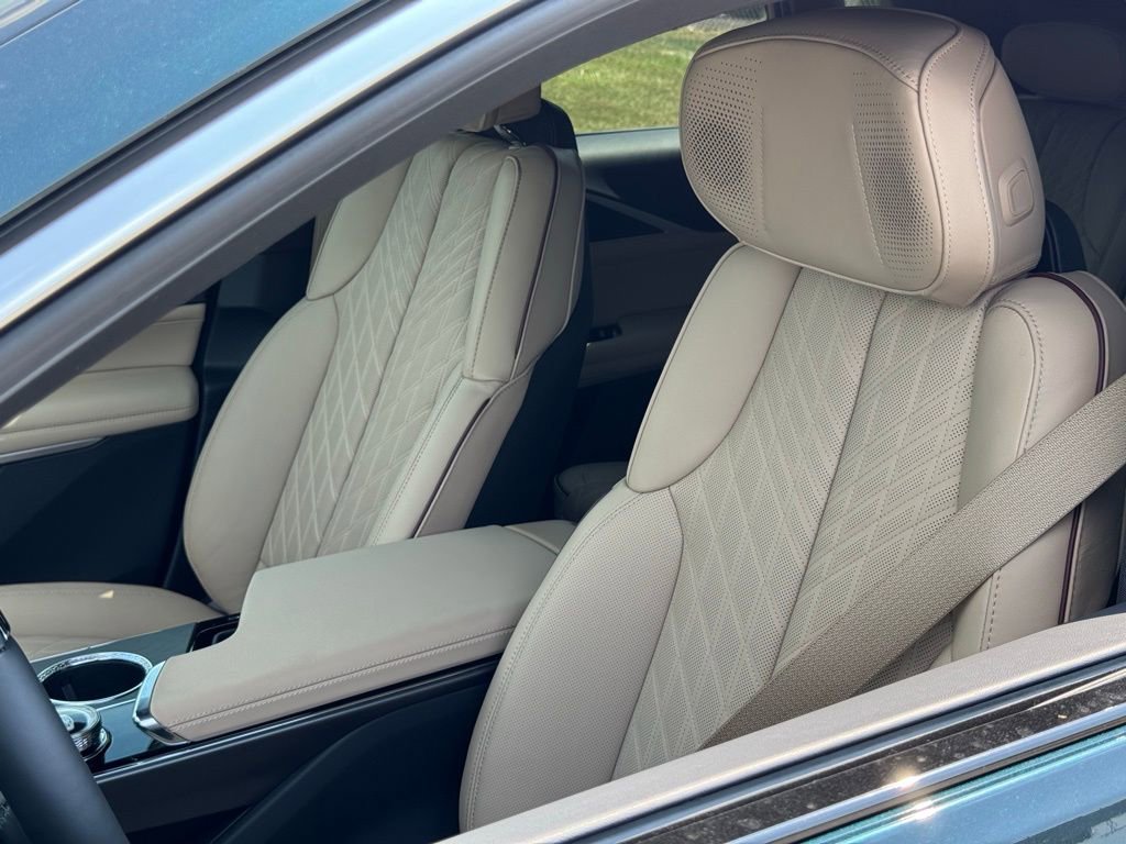 2025 Cadillac Lyriq Luxury photo 16