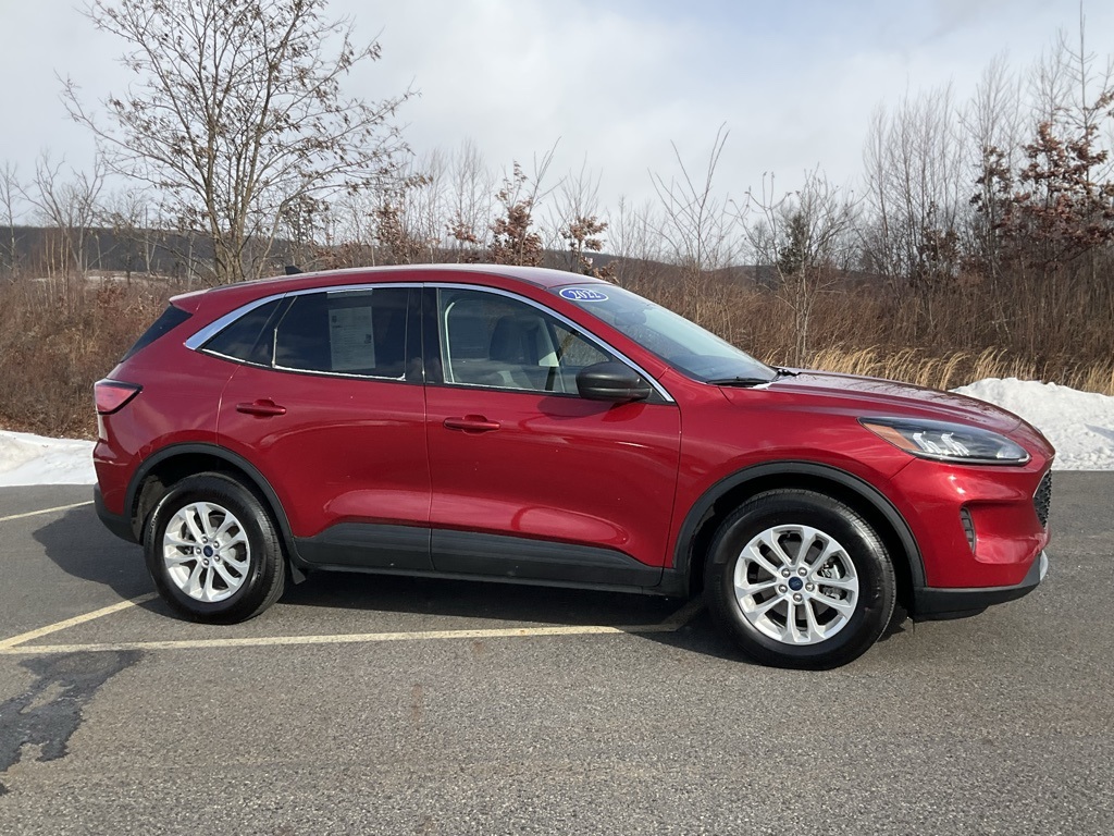 2022 Ford Escape SE's photo