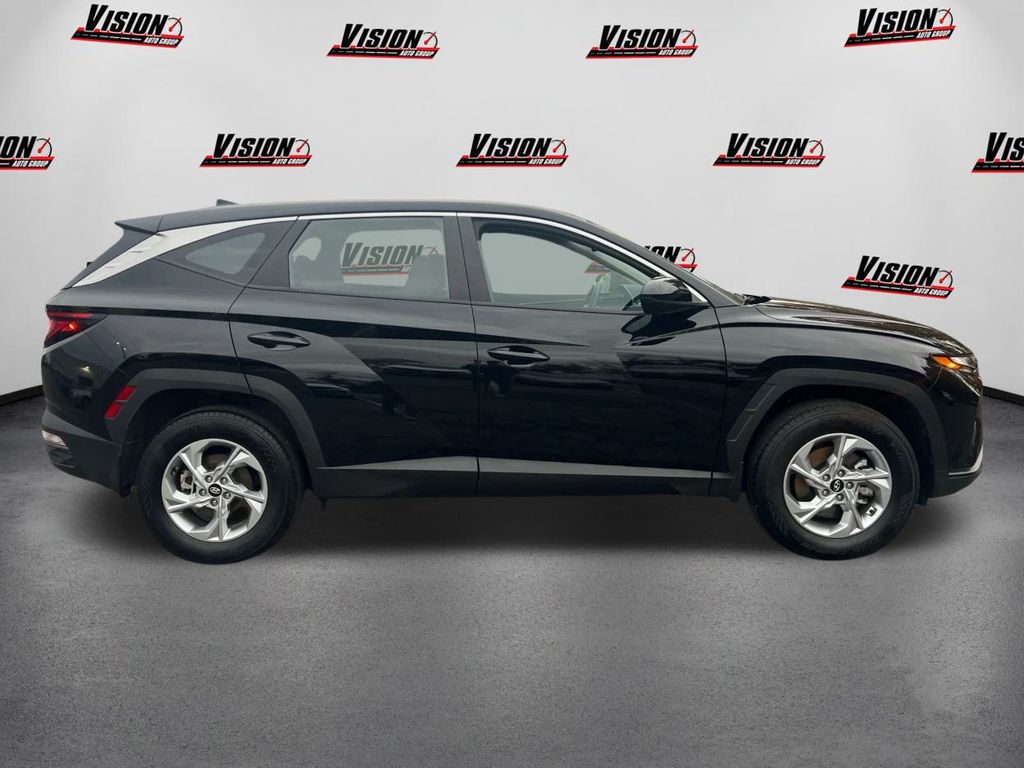 2024 Hyundai Tucson SE photo 4