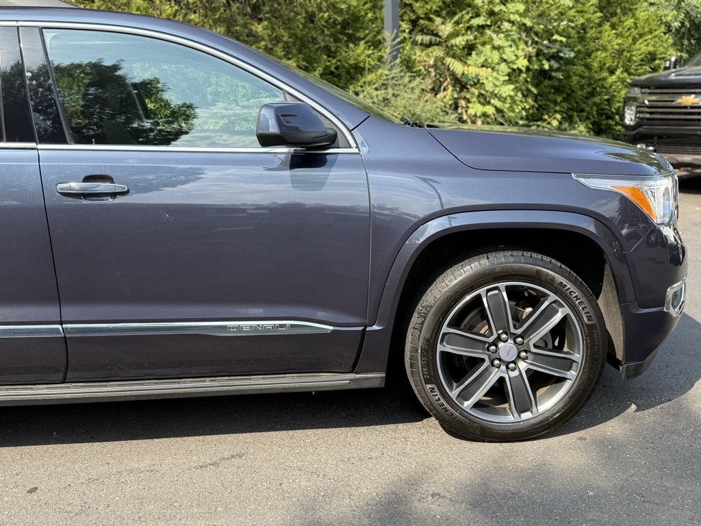 2018 Gmc Acadia Denali photo 2