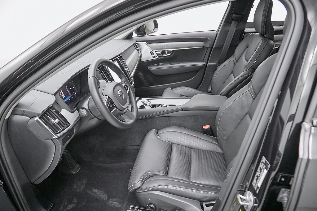 2024 VOLVO V90CC - Image 22