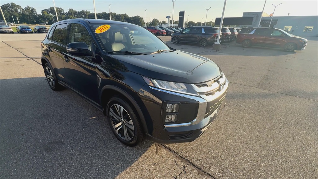 2022 Mitsubishi Outlander Sport SE photo 2