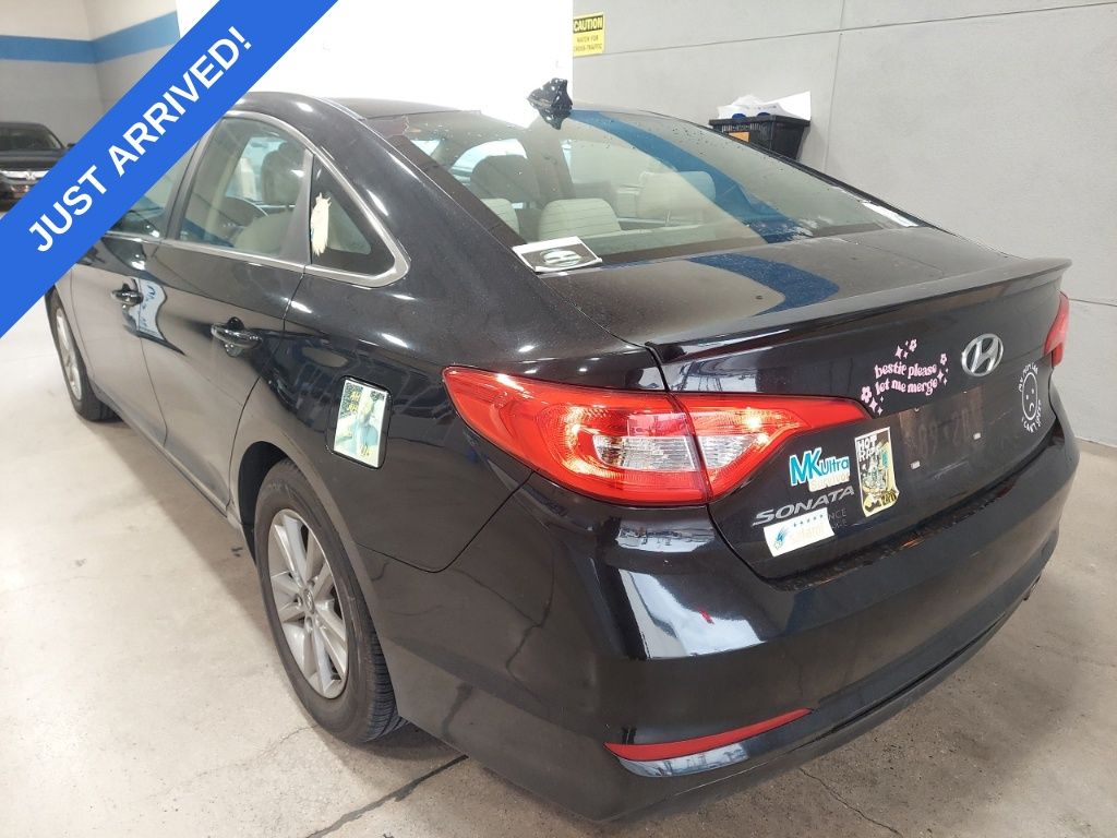 2016 Hyundai Sonata Base photo 3