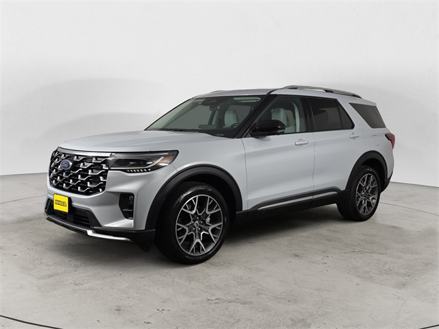 2025 Ford Explorer Platinum's photo