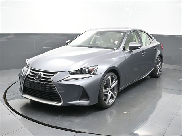 2017 Lexus IS 200t's photo