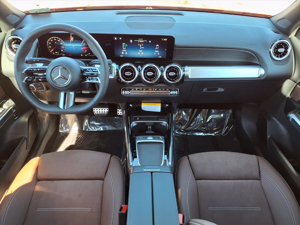 2026 Mercedes Benz GLB 250 photo 2