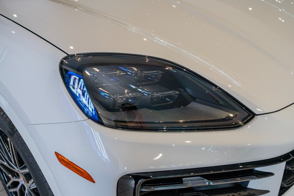 2025 Porsche Cayenne Coupe photo 10