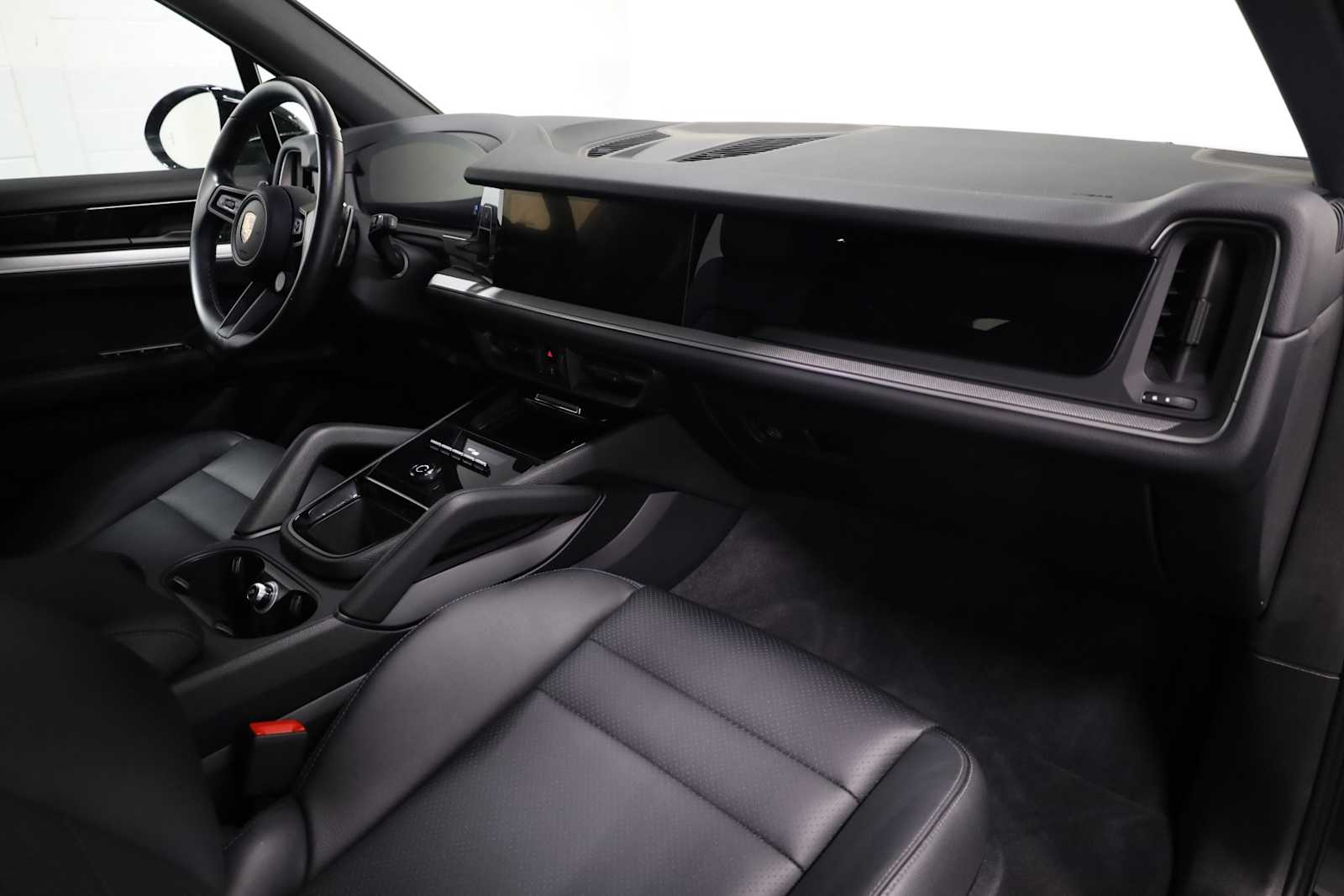2024 Porsche Cayenne photo 4