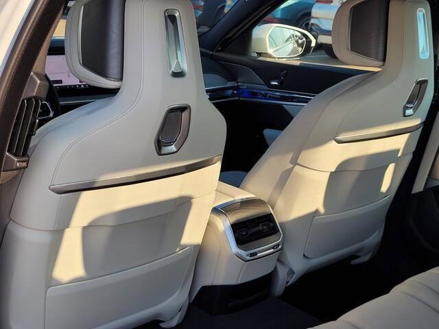 2025 Bmw 760i 760i xDrive photo 30