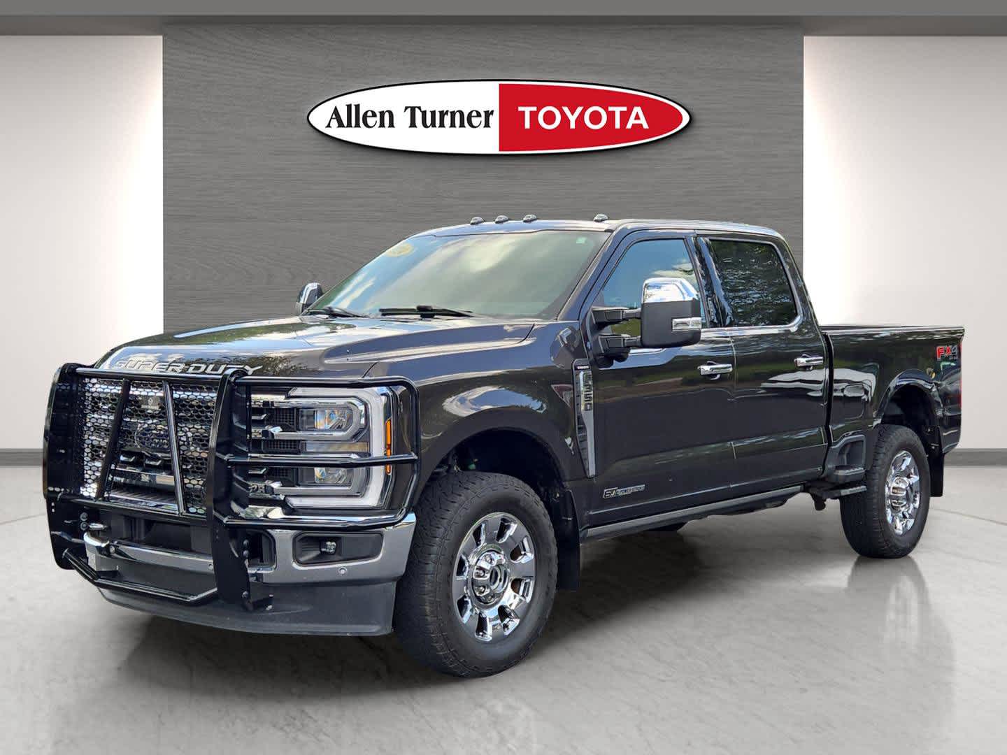 2024 Ford F-350 Lariat photo 3