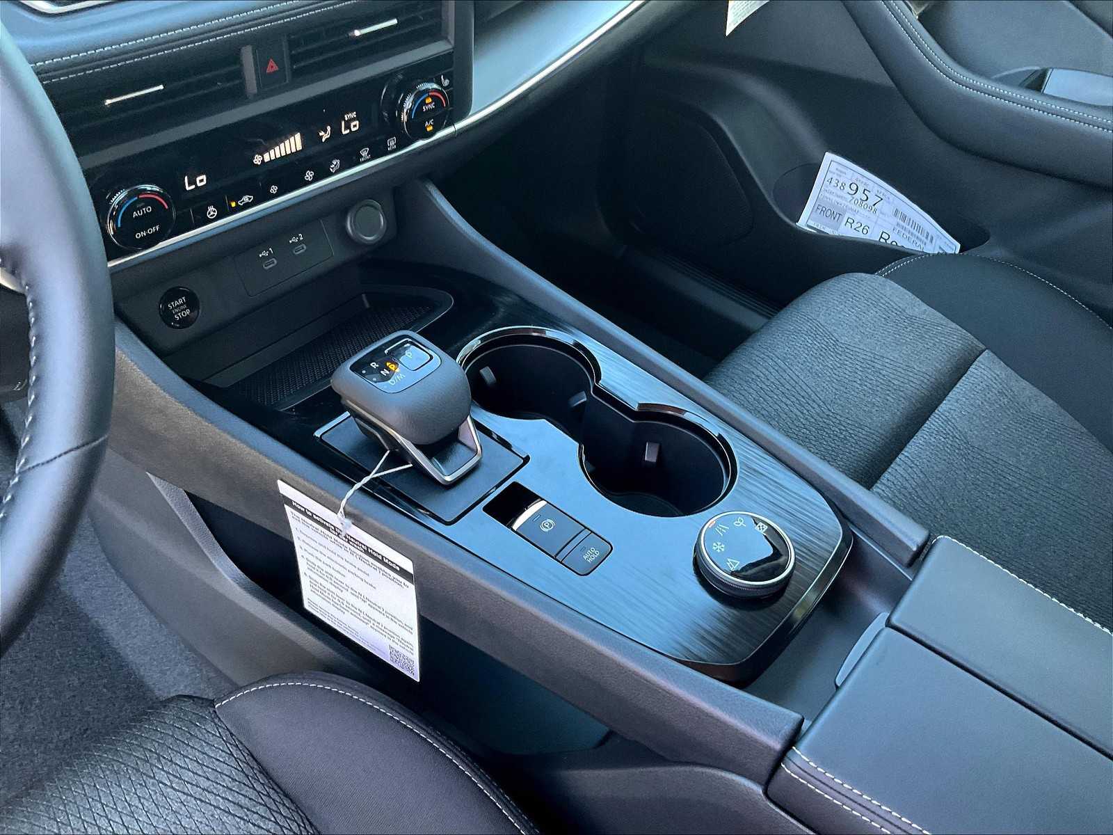 2026 Nissan Rogue SV photo 11