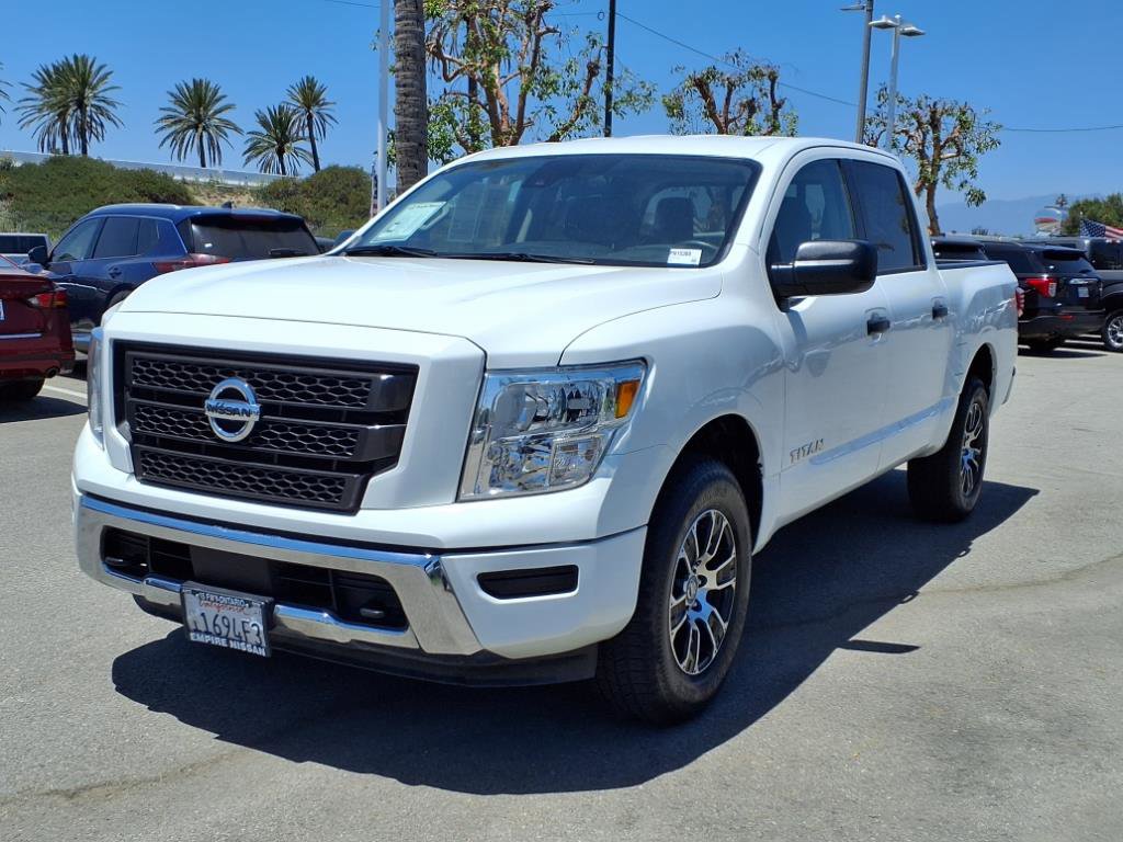 2022 Nissan Titan SV