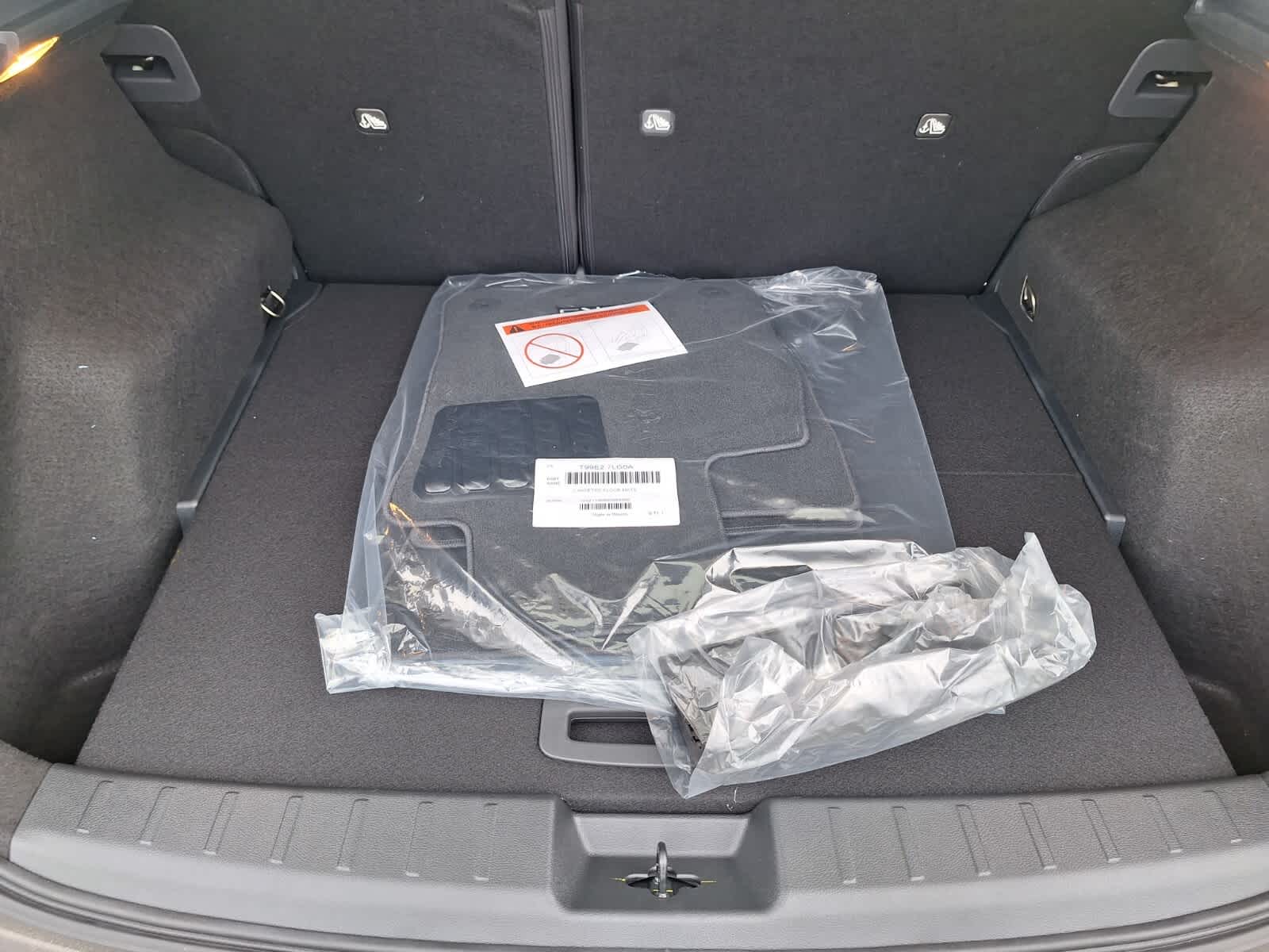 2026 Nissan Kicks SR photo 25