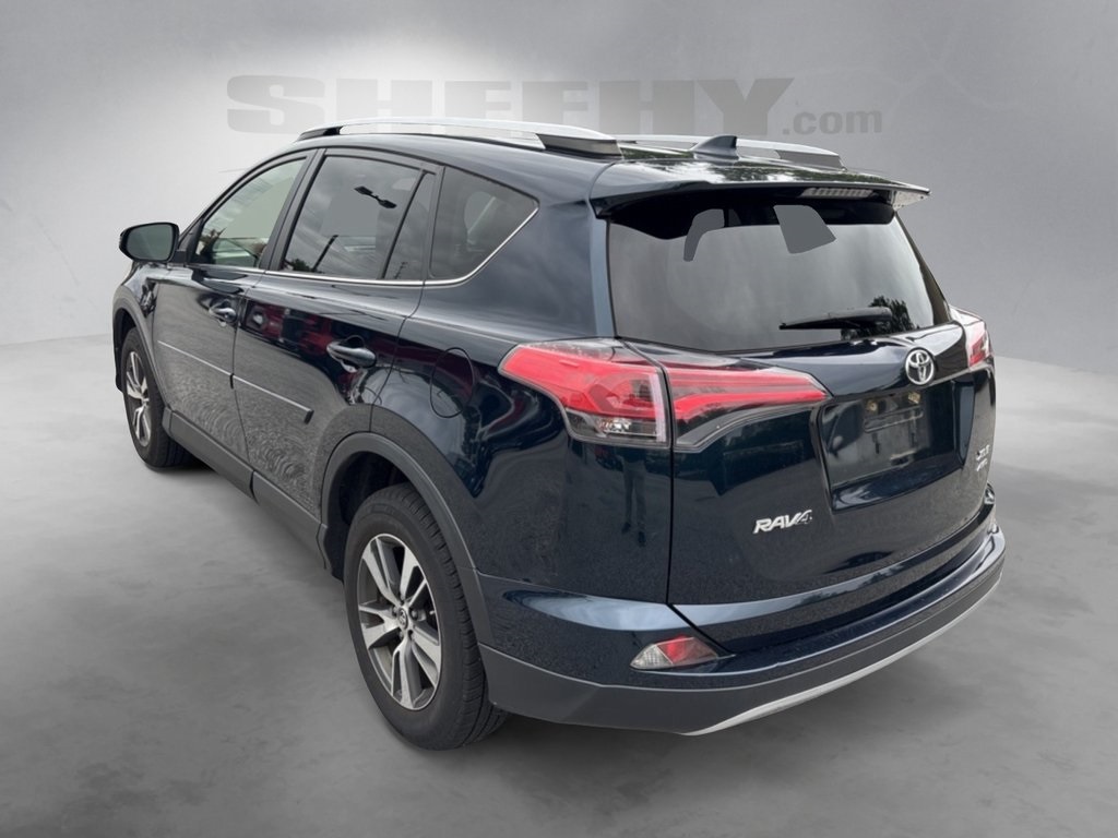 2017 Toyota RAV4 XLE photo 4
